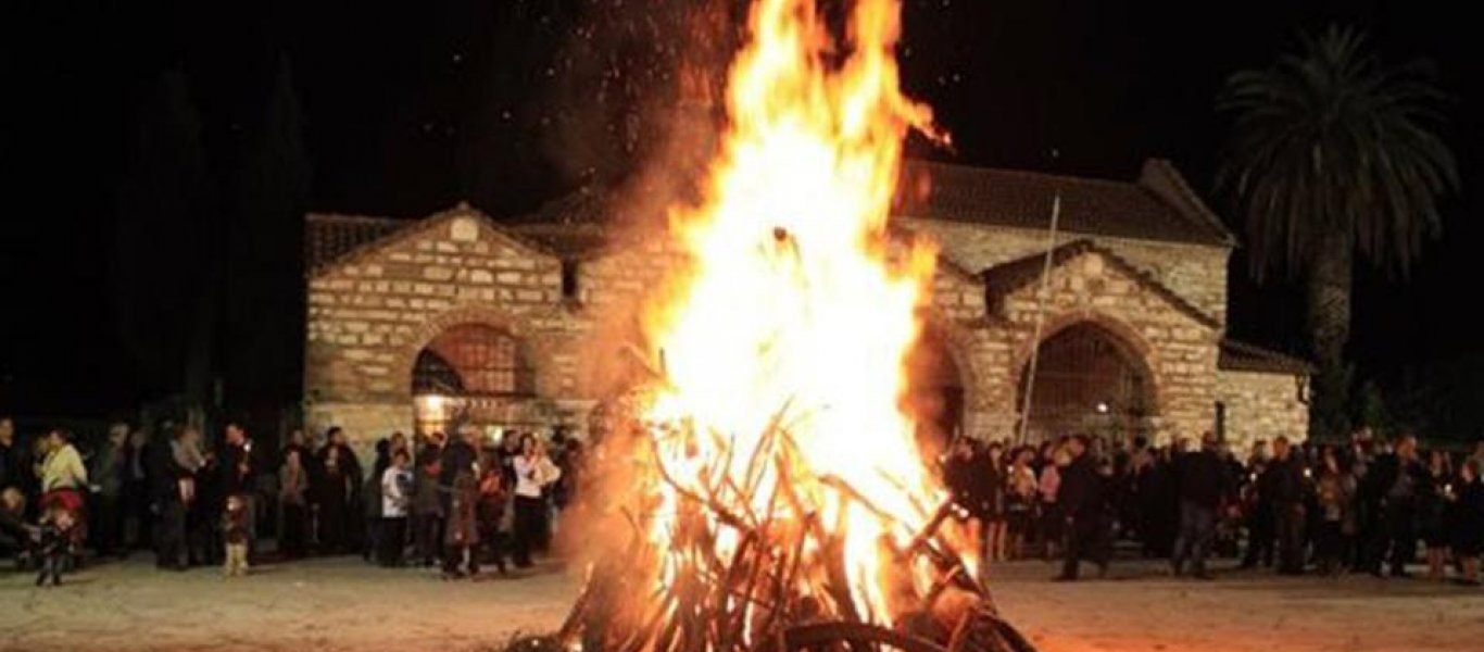 Πασχαλινά έθιμα από όλη την Ελλάδα! Η μεγάλη φωτιά στην Άρτα και τα σπασίματα στο «Διαβολοπάζαρο» της Πρέβεζας